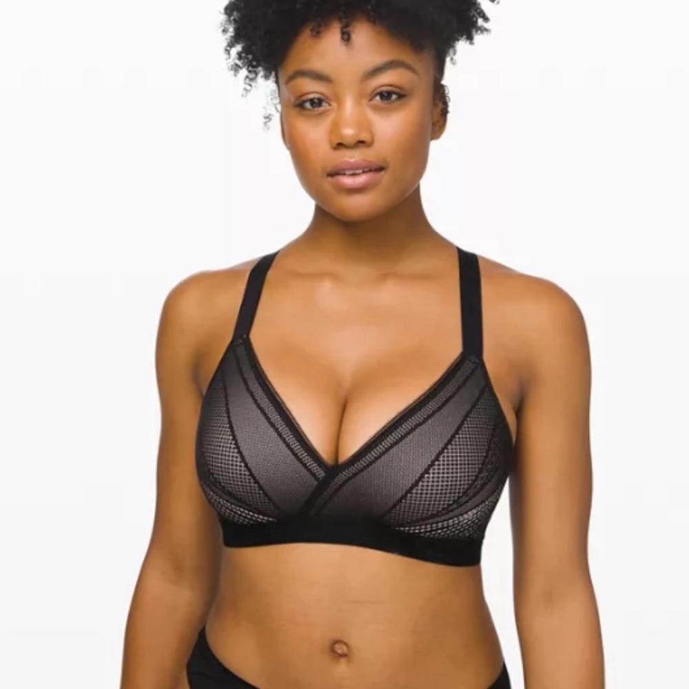 NWOT Lululemon Awake To Lace Bra • DD32